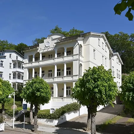 Celia Apartment